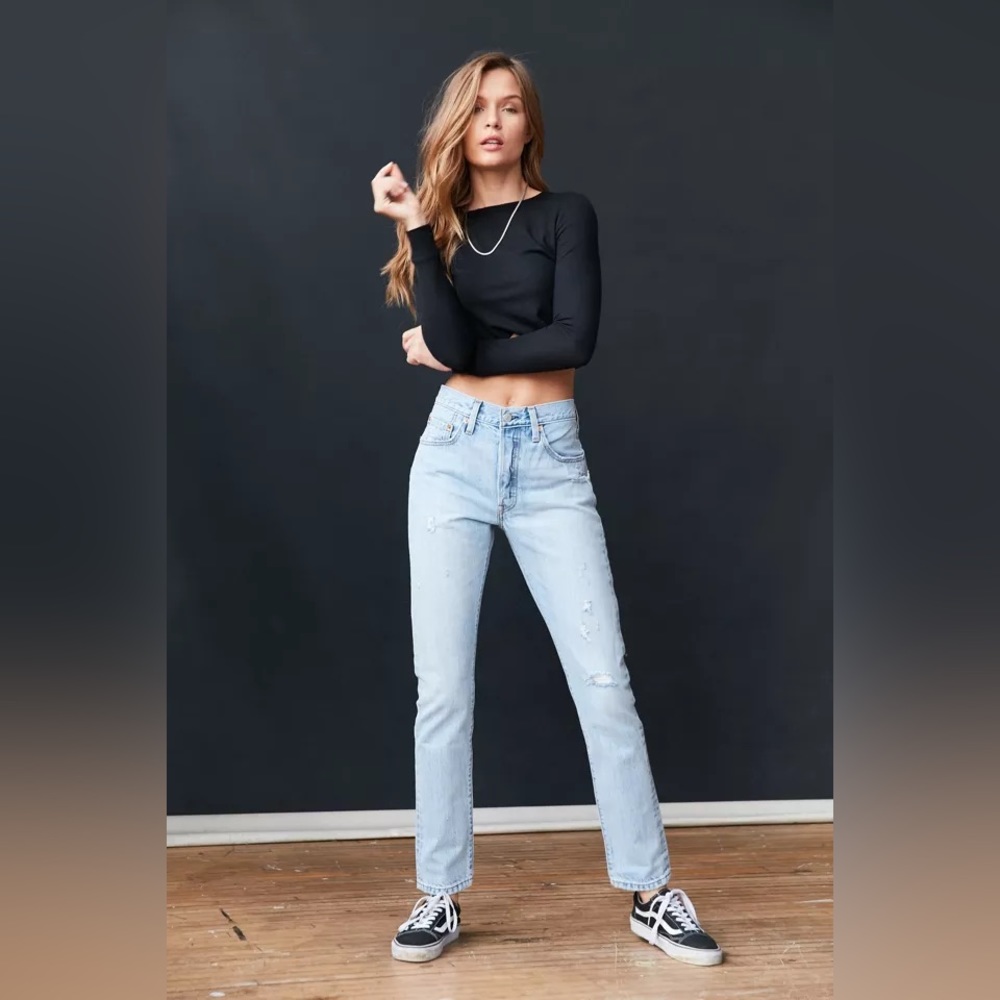 Levi's 24x32 Light Blue High-Rise Straight Jeans